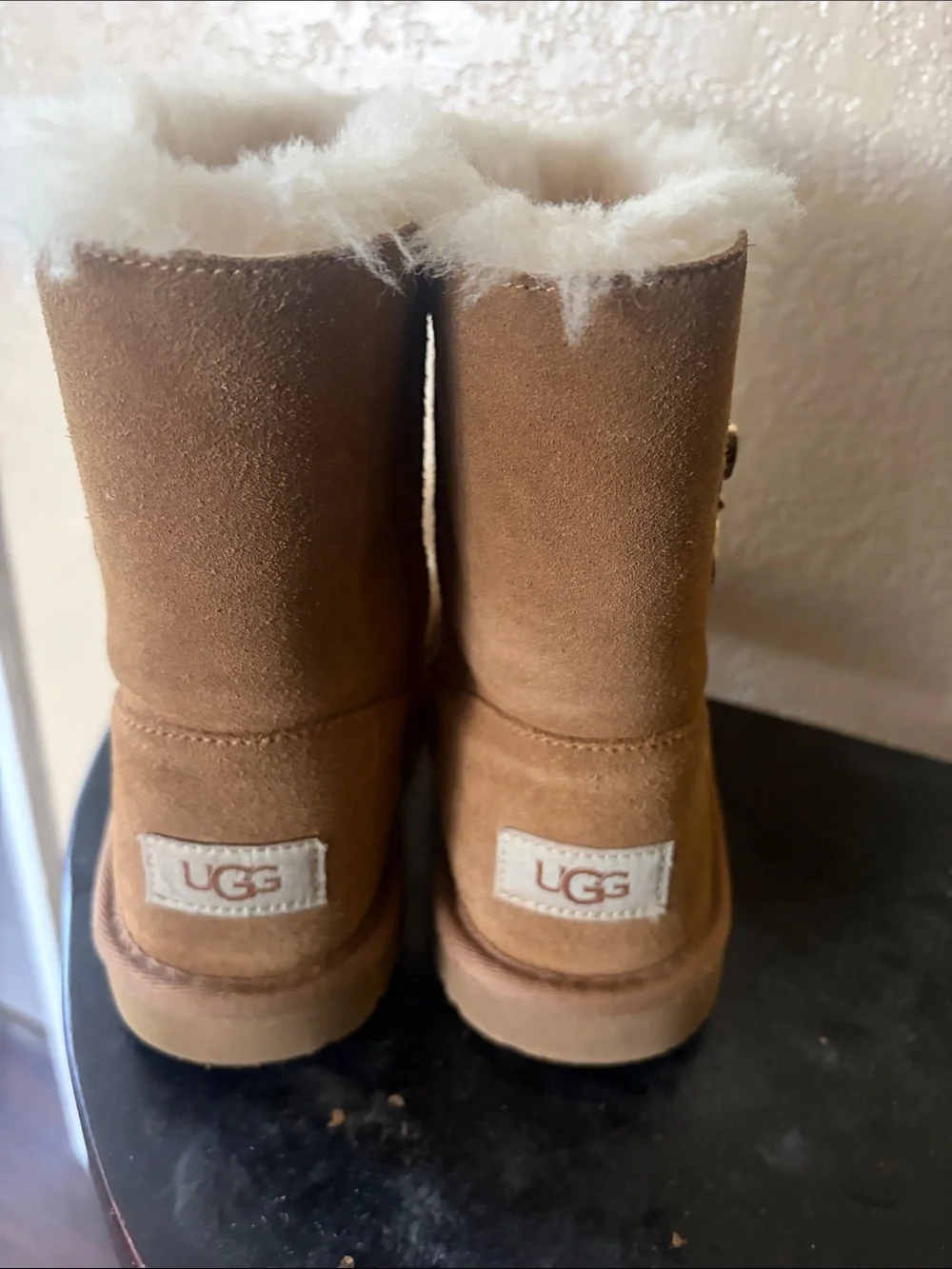 UGG Kids Classic Mini Zip Boots – Chestnut – Youth Girls Size 3